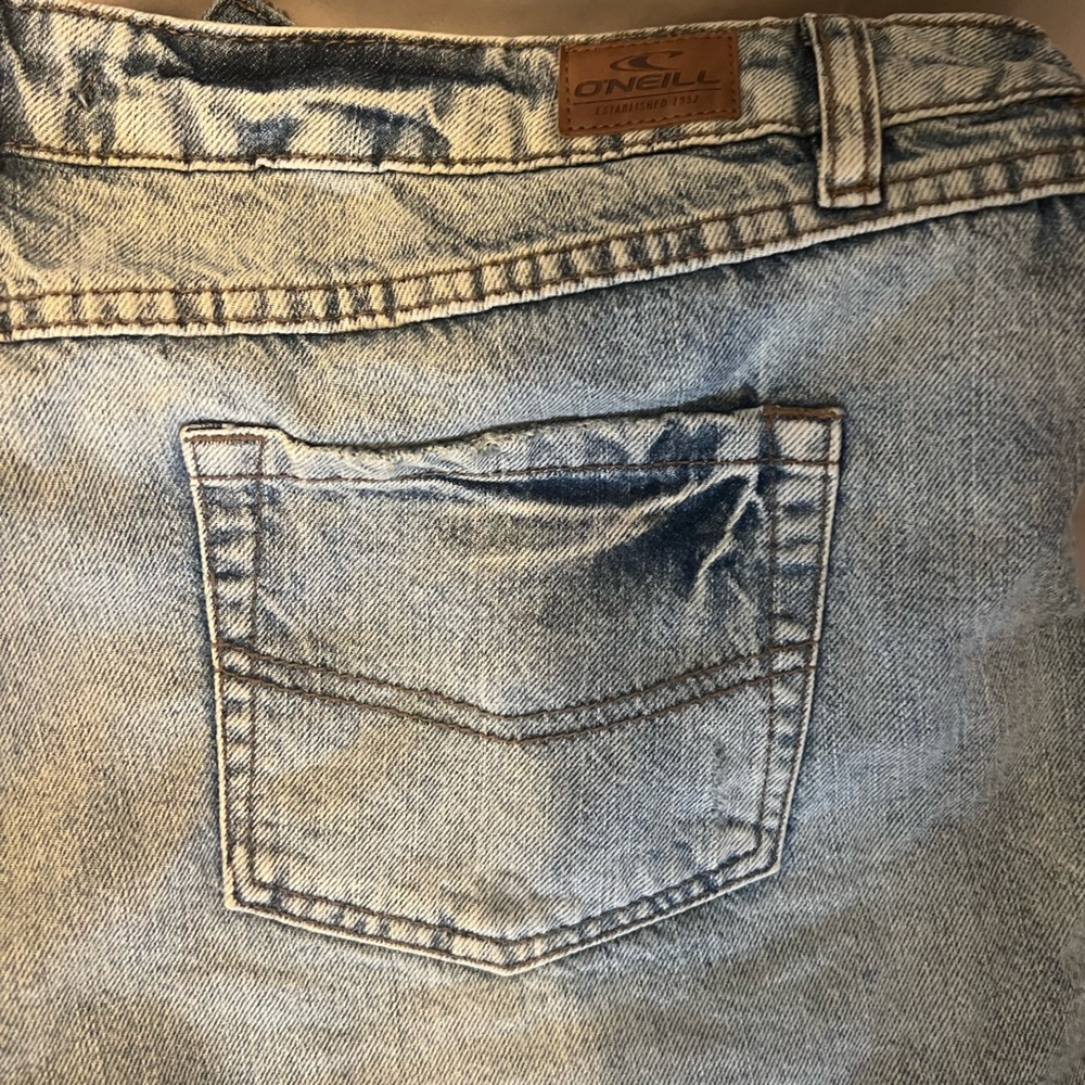 Distressed denim O’Neill jean shorts. New without tags. - Picture 6 of 6